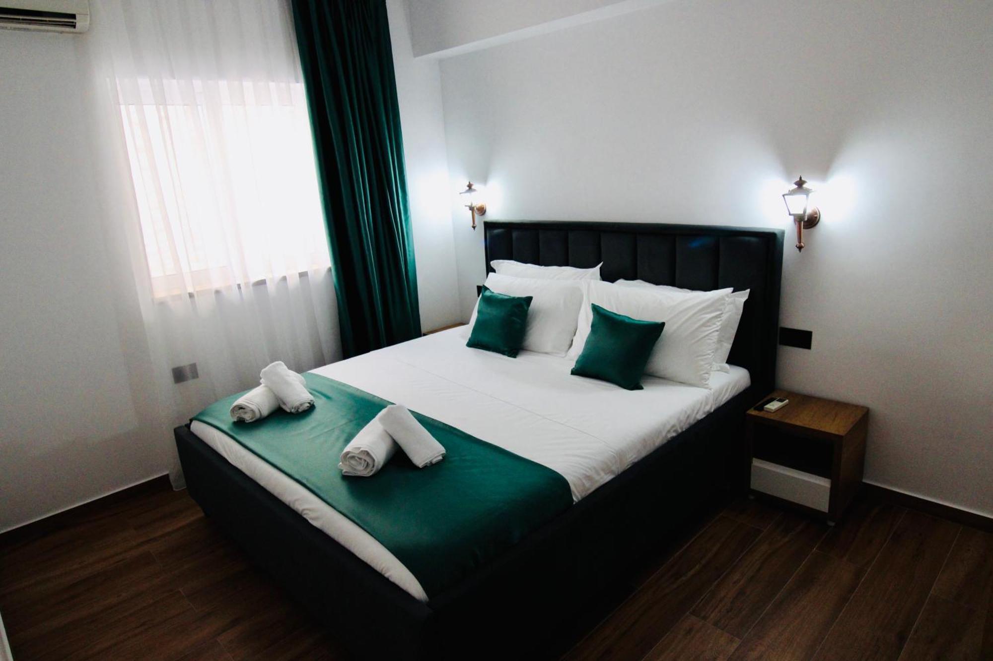 Illyrian Hotel Ксамил Экстерьер фото