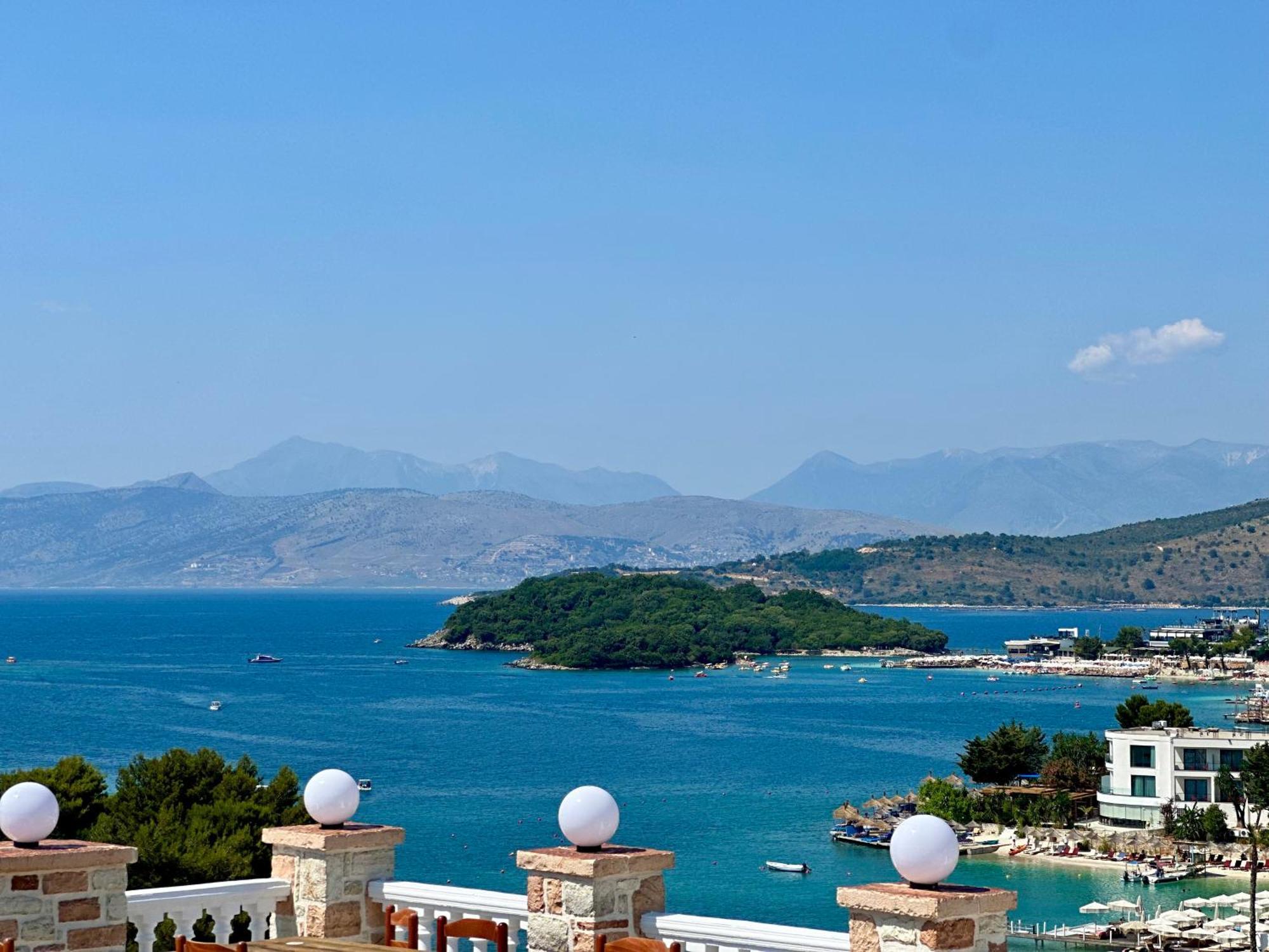 Illyrian Hotel Ксамил Экстерьер фото