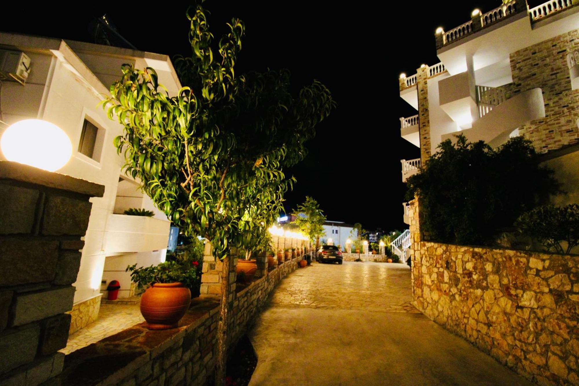 Illyrian Hotel Ксамил Экстерьер фото