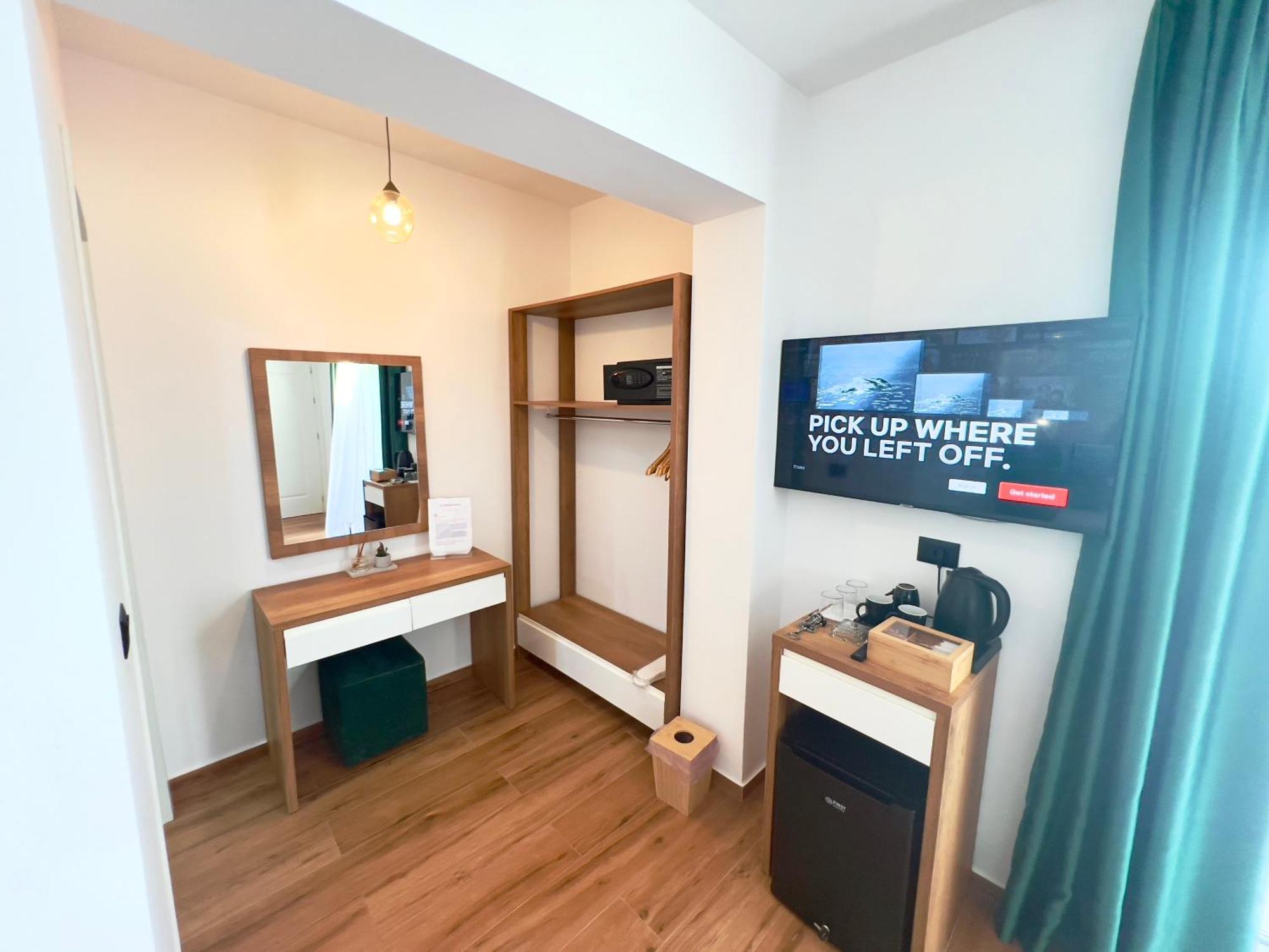 Illyrian Hotel Ксамил Экстерьер фото
